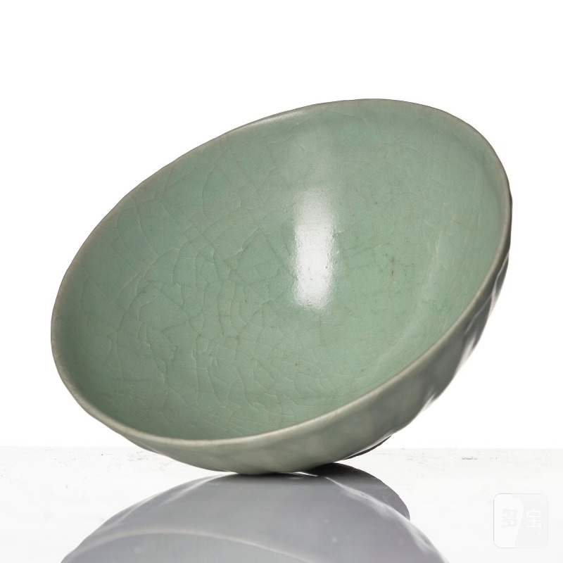 A celadon glazed 'lotus' bowl, - 图5